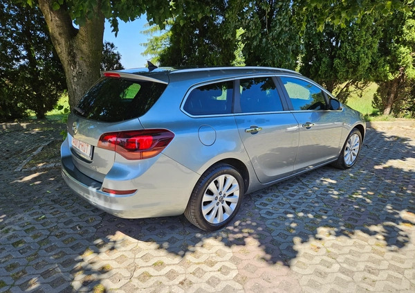 Opel Astra cena 25900 przebieg: 222000, rok produkcji 2012 z Zakroczym małe 562